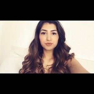 Meet your Posher, Anahi